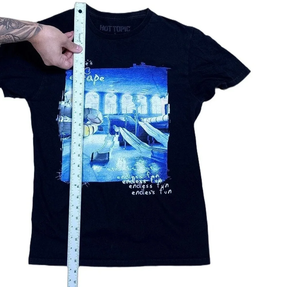 Hot Topic Liminal Space Graphic Tee Mens S Black Excellent Weirdcore Dreamcore - Picture 4 of 4